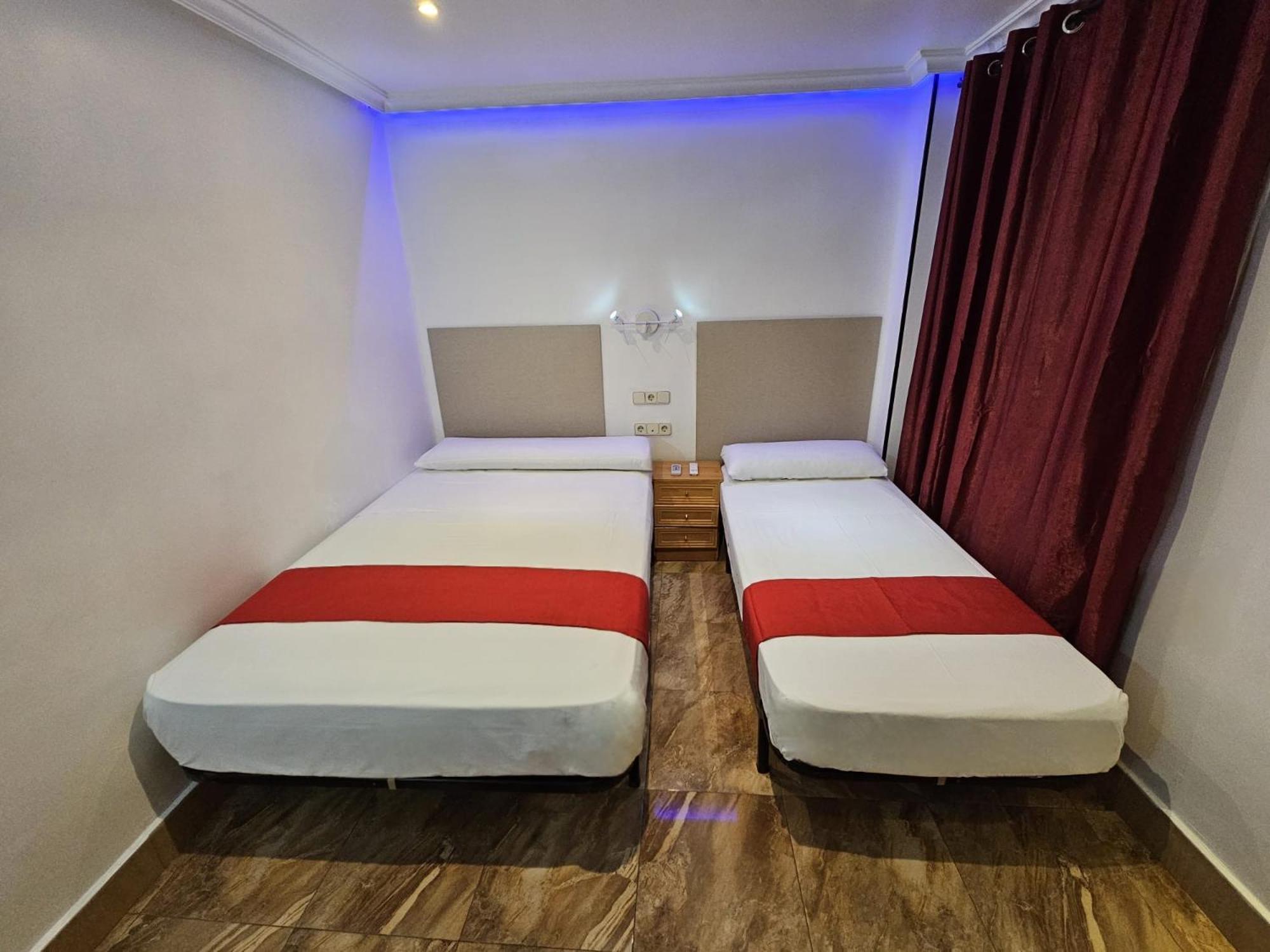 Hostal Las Vegas Madrid Bagian luar foto