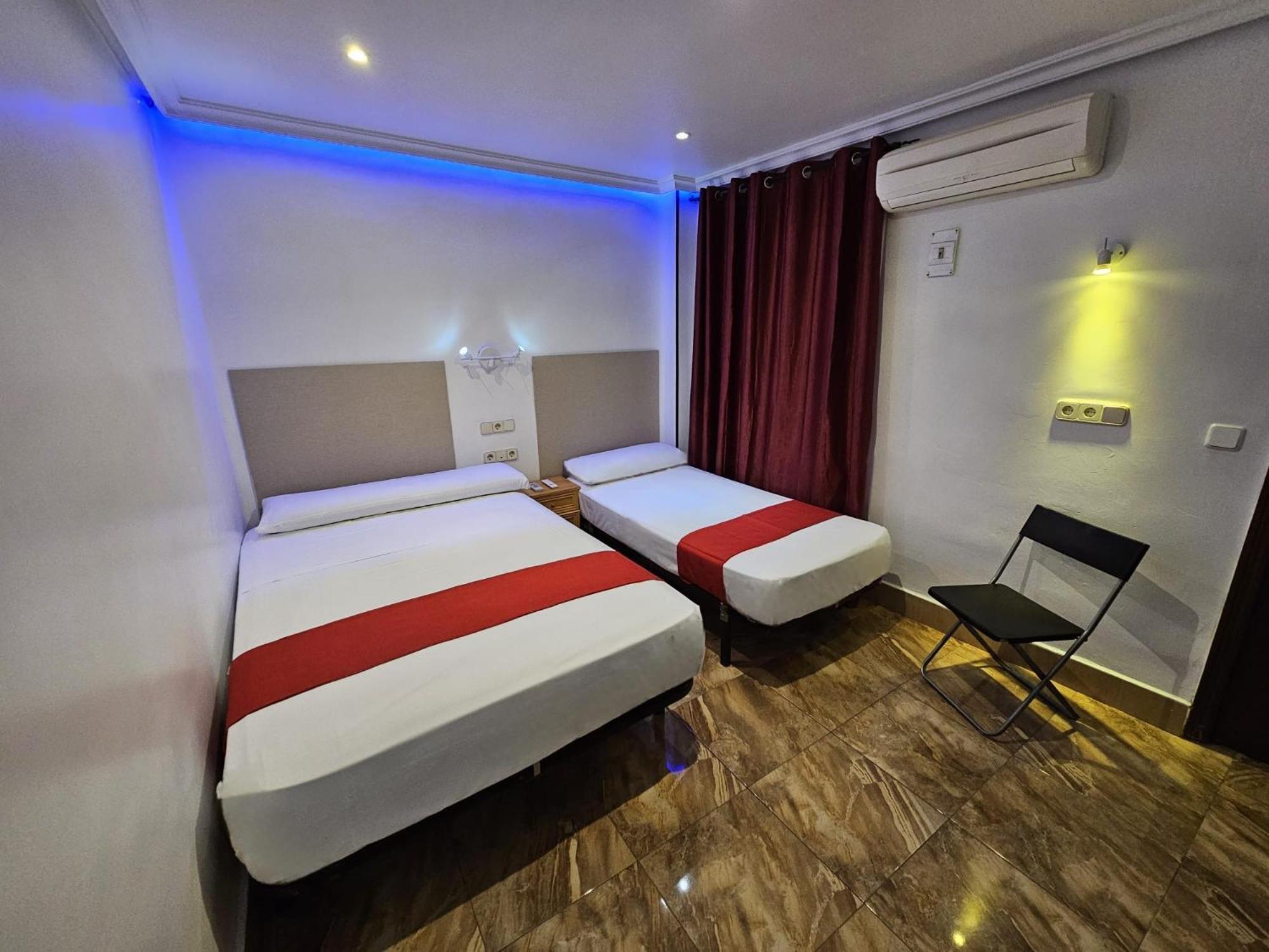 Hostal Las Vegas Madrid Bagian luar foto