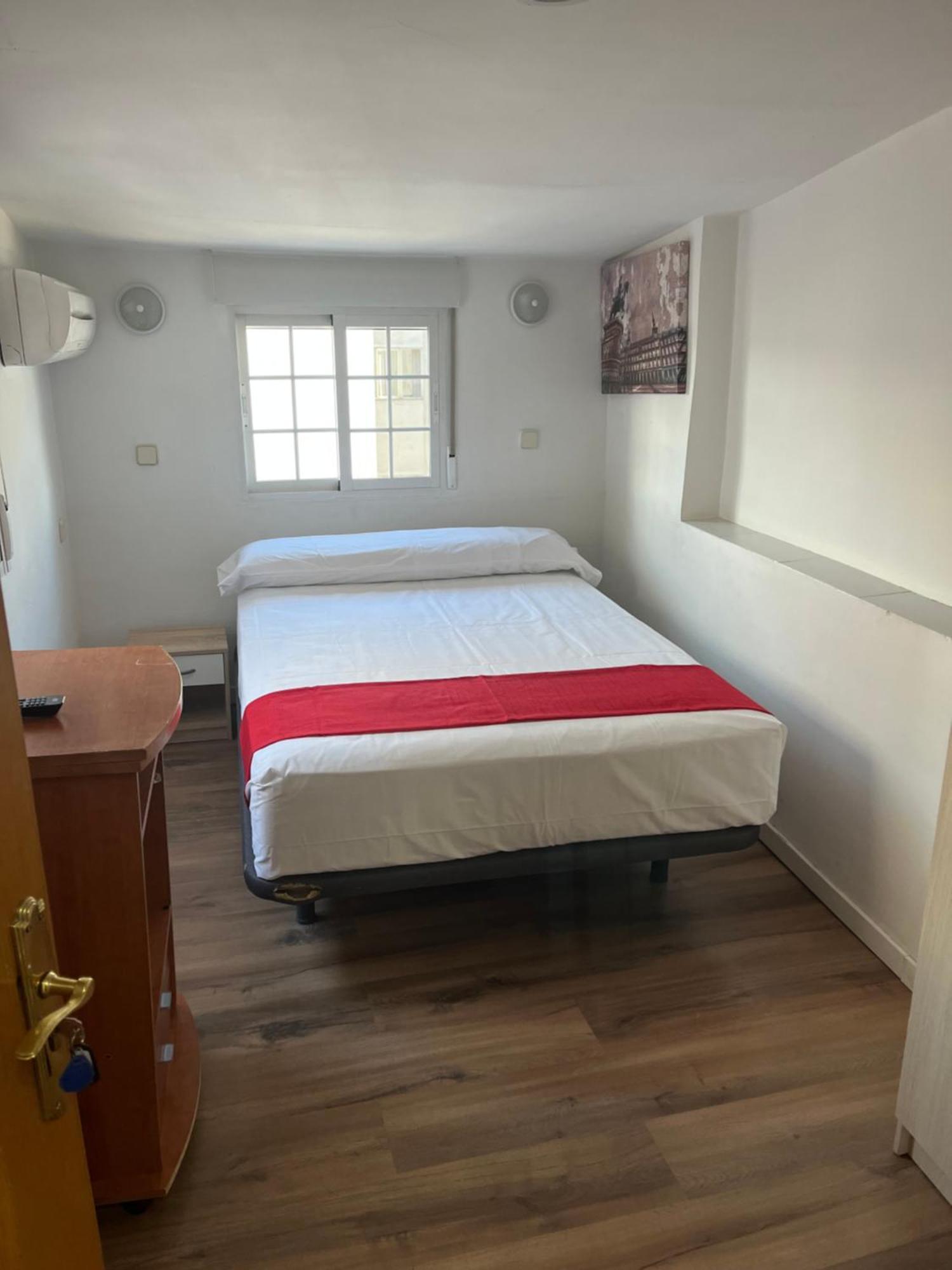 Hostal Las Vegas Madrid Bagian luar foto